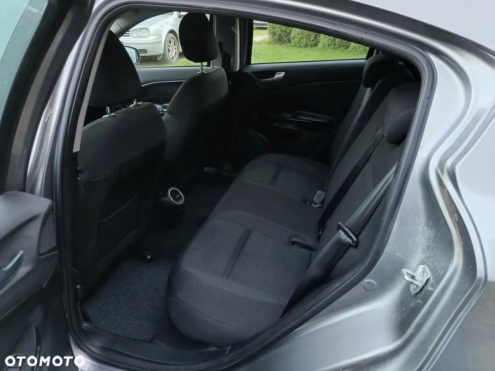Alfa Romeo Giulietta 1.6 JTDM Distinctive - 11