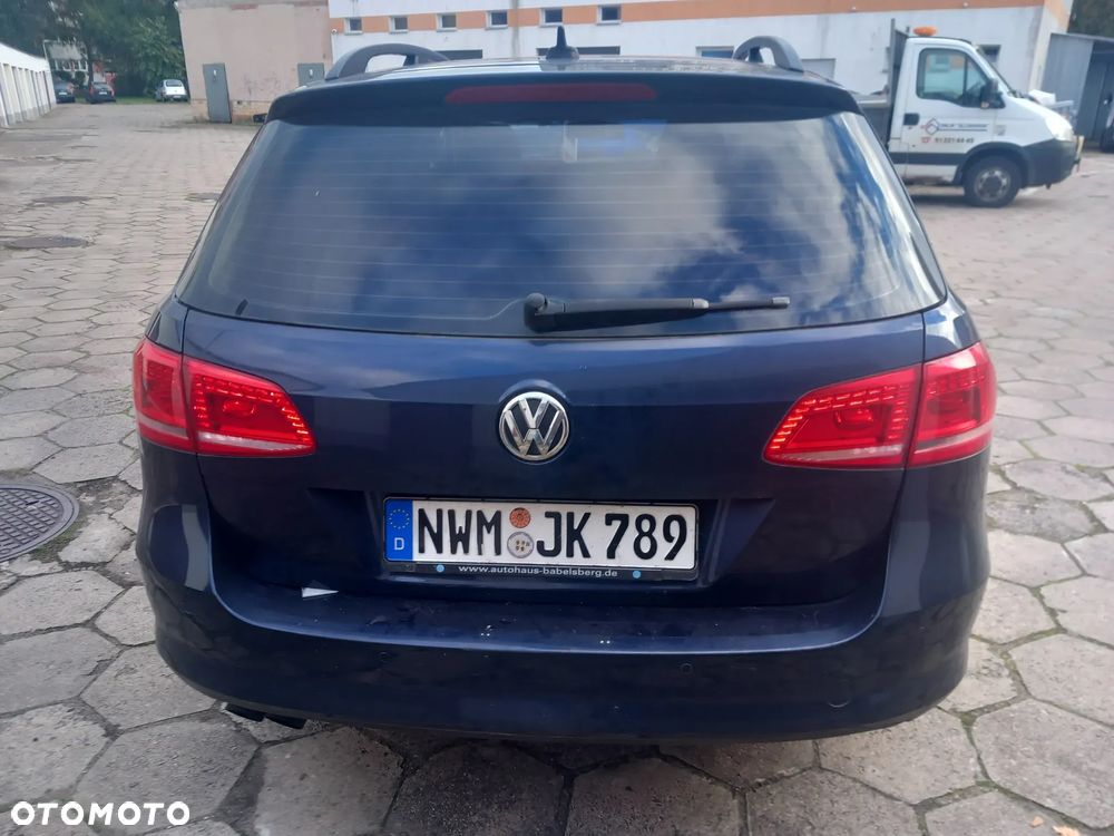 Volkswagen Passat Variant 2.0 Blue TDI SCR Comfortline - 13