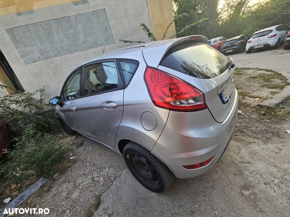 Ford Fiesta - 2