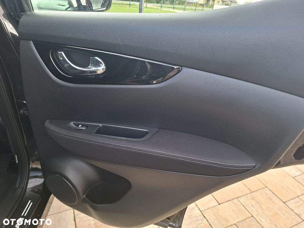 Nissan Qashqai - 25