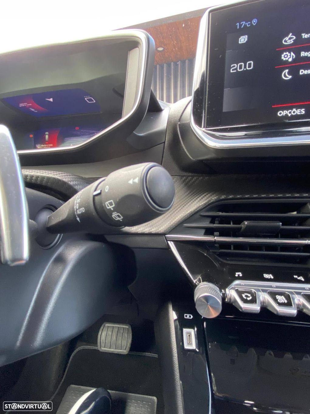 Peugeot 2008 1.2 PureTech Allure EAT8 - 18