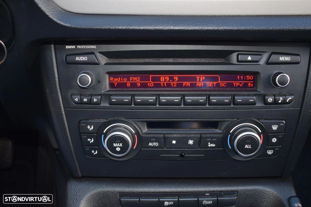 BMW X1 20 d sDrive EDynamics Line Sport - 32