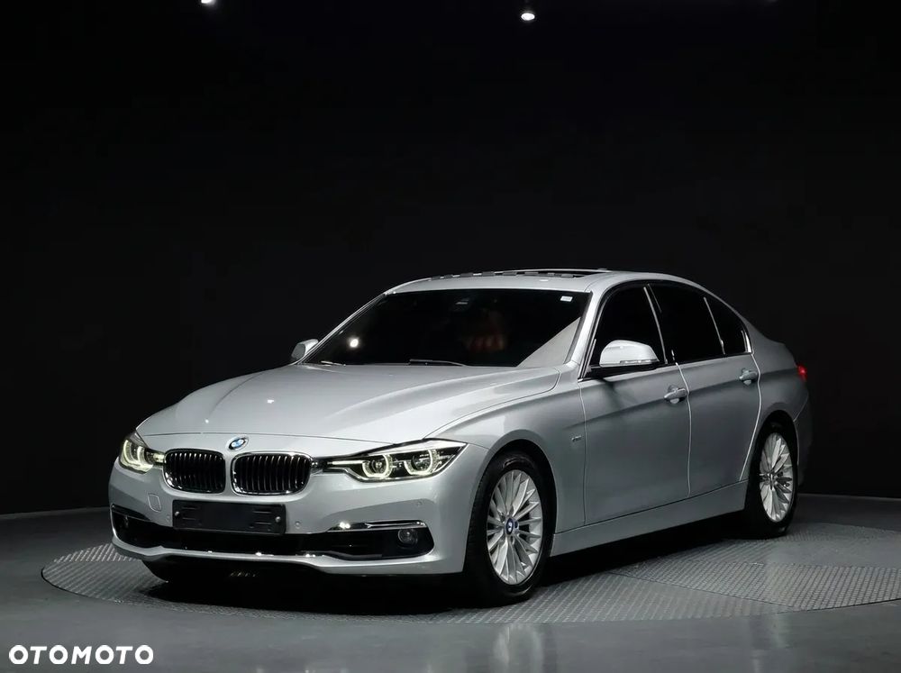 BMW Seria 3 320i Luxury Line - 3
