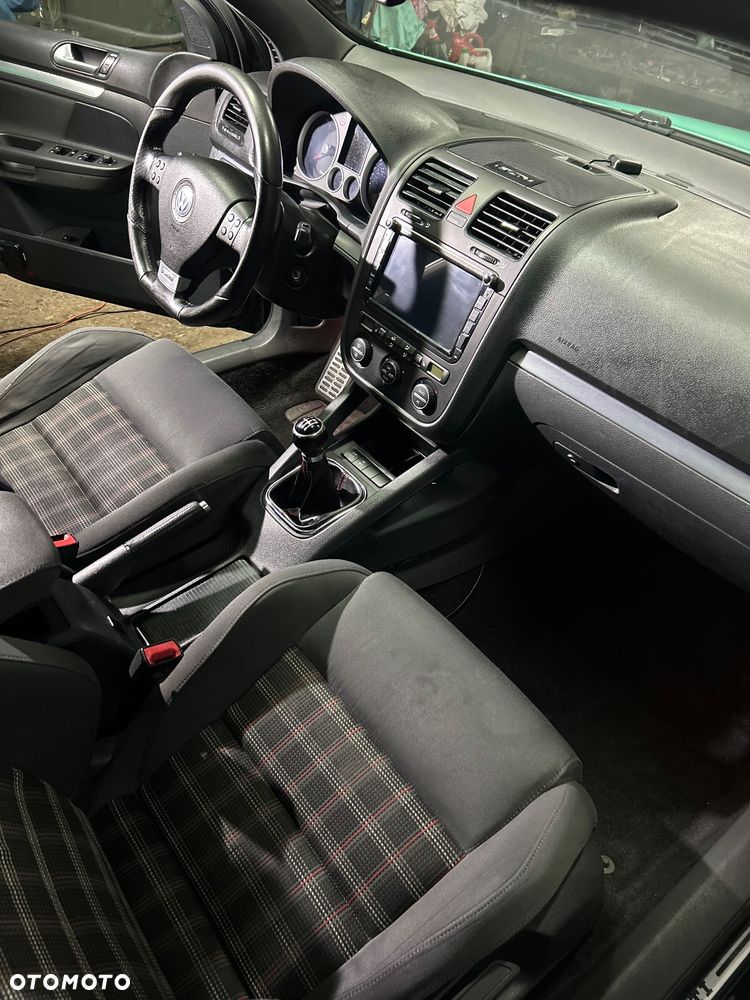 Volkswagen Golf 2.0 GTI - 17