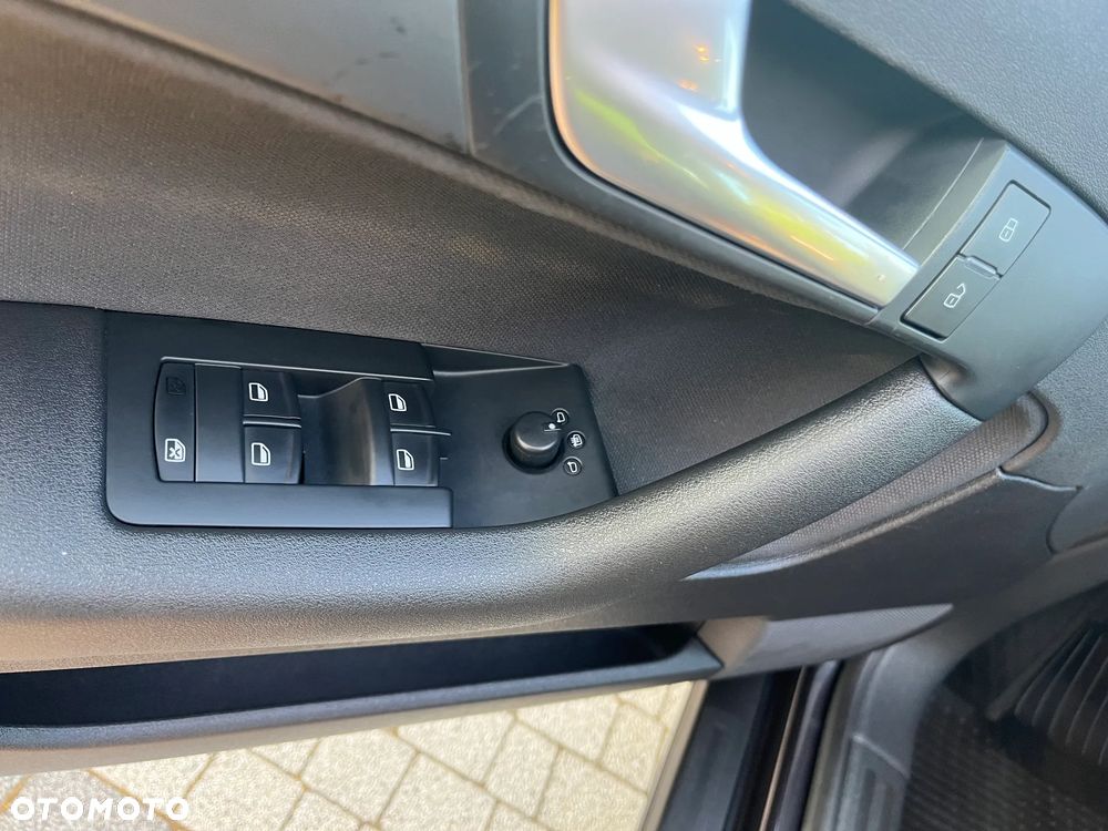 Audi A3 Sportback 1.6 TDI DPF Ambiente - 18