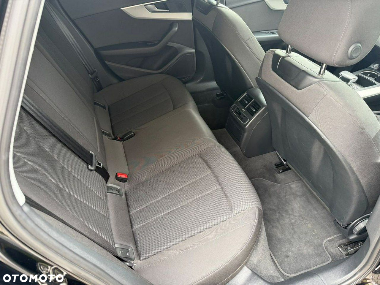 Audi A4 Avant 30 TDI S tronic advanced - 20
