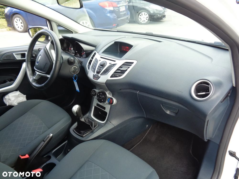Ford Fiesta 1.25 Champions Edition - 22