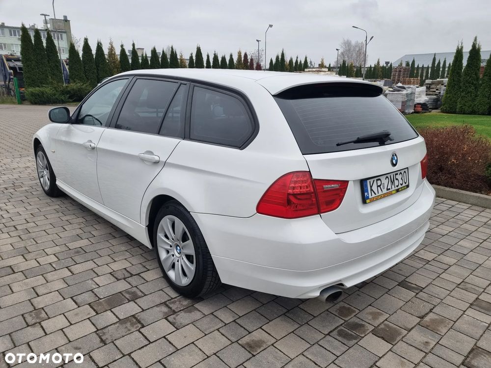 BMW Seria 3 320d xDrive - 4