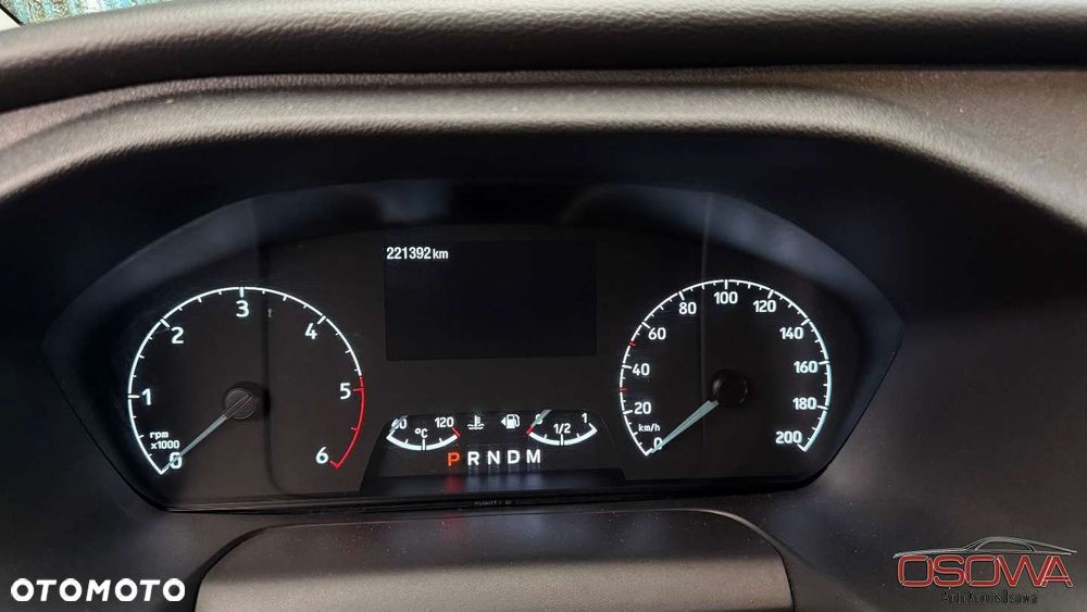 Ford Tourneo Custom - 13