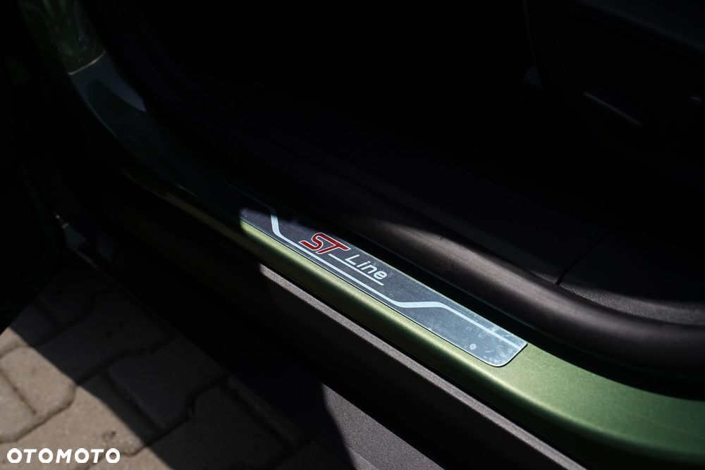 Ford Kuga 2.5 FHEV FWD ST-Line X eCVT - 29
