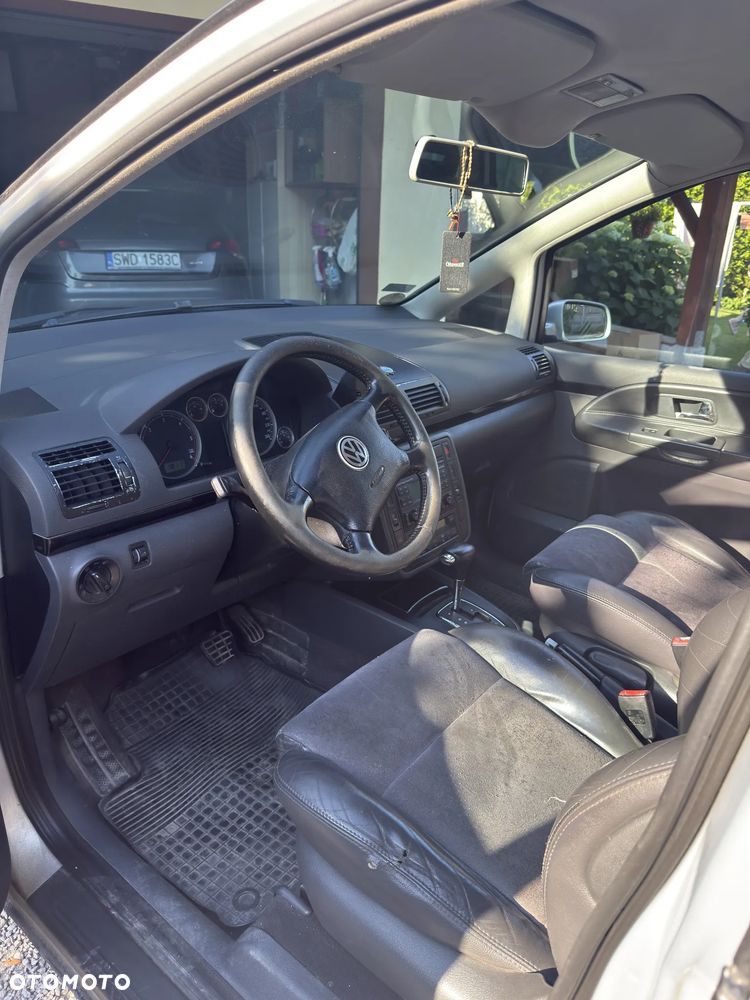 Volkswagen Sharan 1.9 TDI Comfortline Tiptr - 6