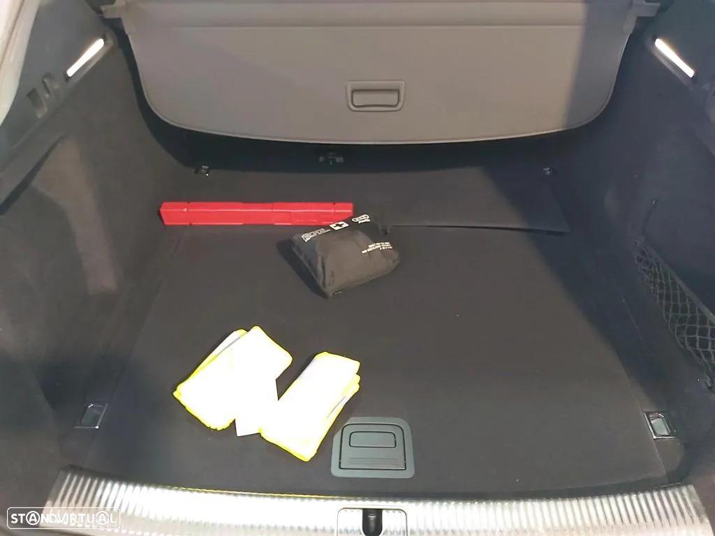 Audi A4 Avant 30 TDI S tronic - 12