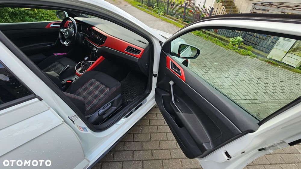 Volkswagen Polo 2.0 TSI DSG GTI - 2
