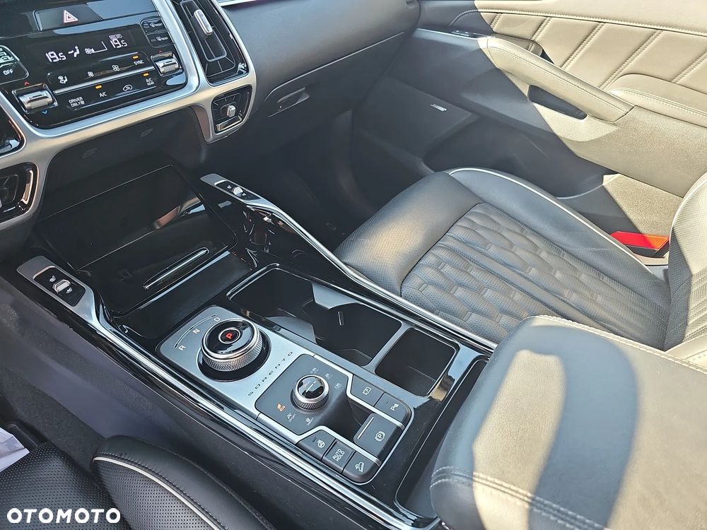 Kia Sorento - 16