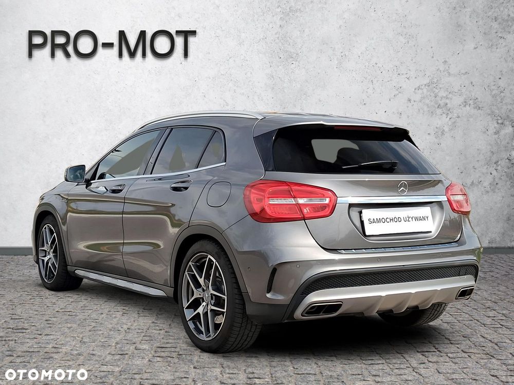 Mercedes-Benz GLA - 4