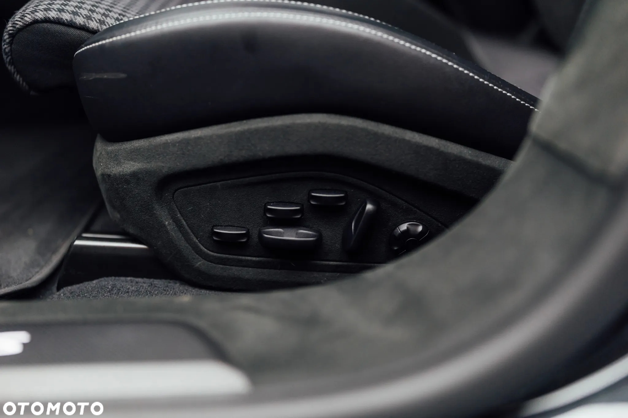 Porsche Taycan 105kWh Turbo S Sport Turismo - 27