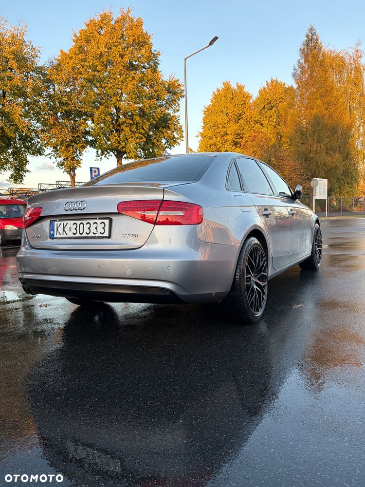 Audi A4 Limousine - 14