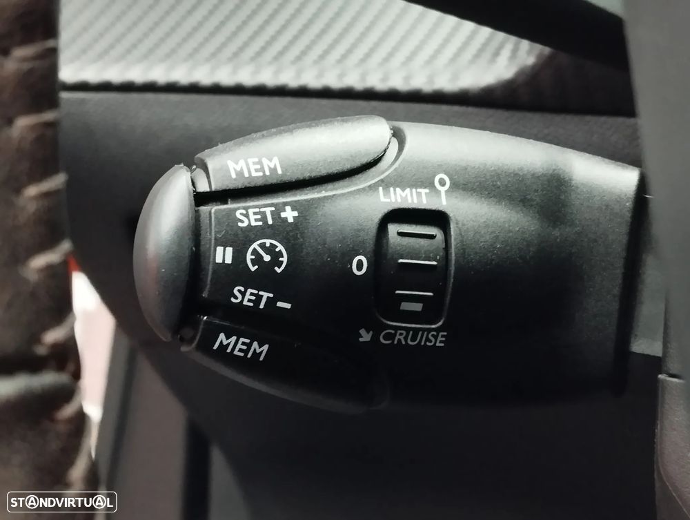 Peugeot 2008 1.2 PureTech Active Pack - 22