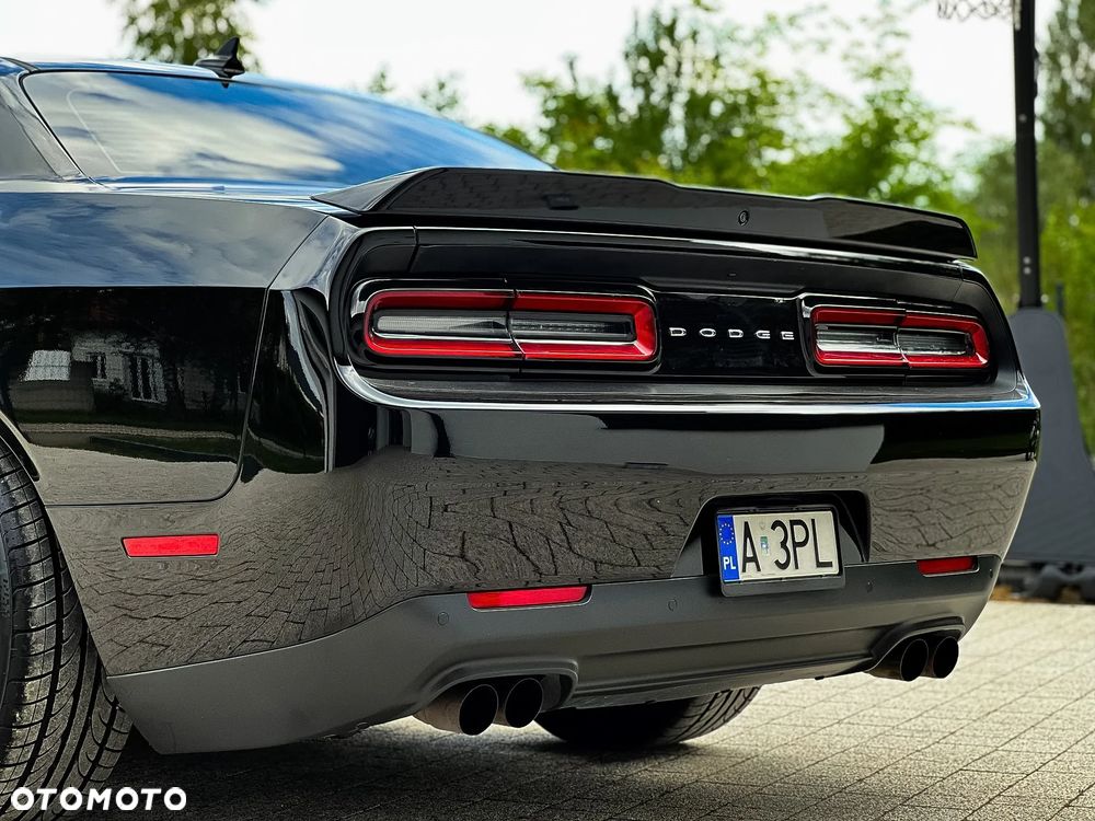 Dodge Challenger - 10