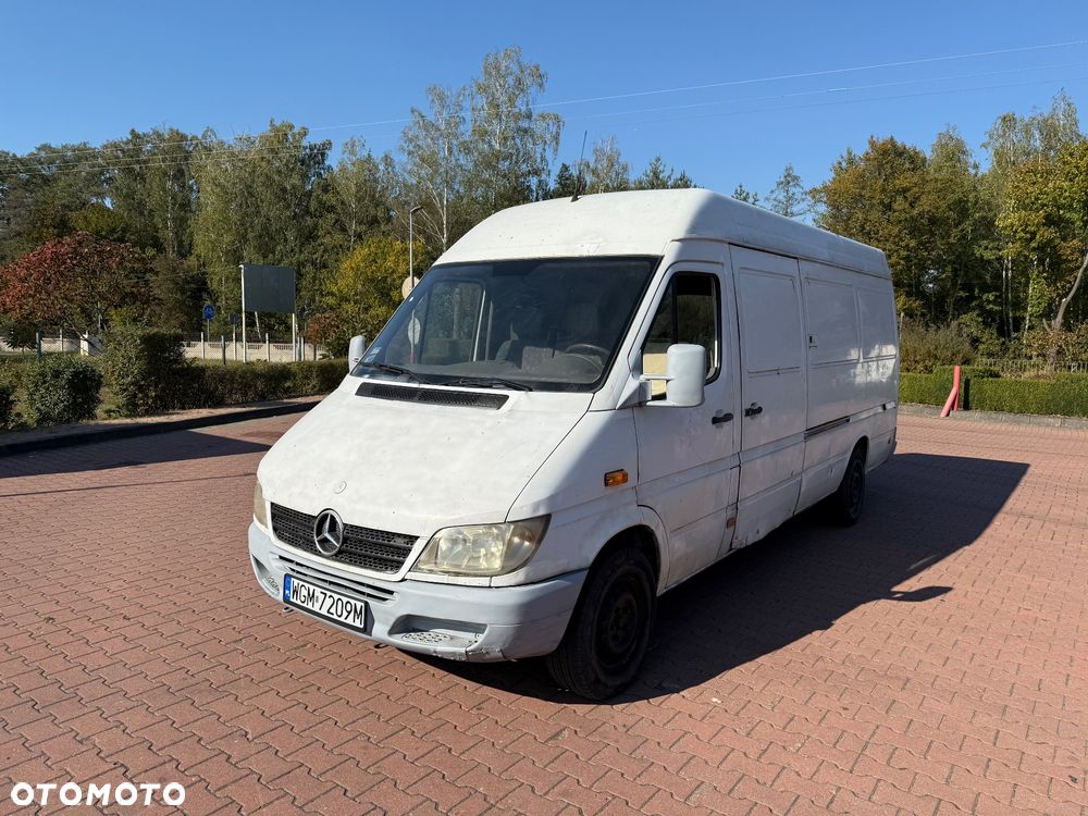 Mercedes-Benz Sprinter - 2