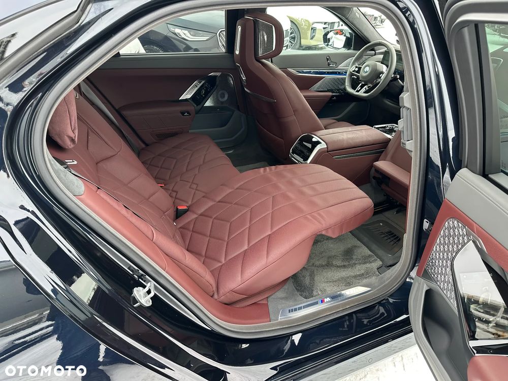 BMW Seria 7 M760e PHEV xDrive sport - 25