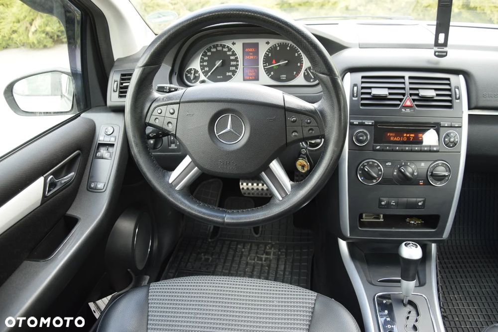 Mercedes-Benz Klasa B 180 EU5 - 23
