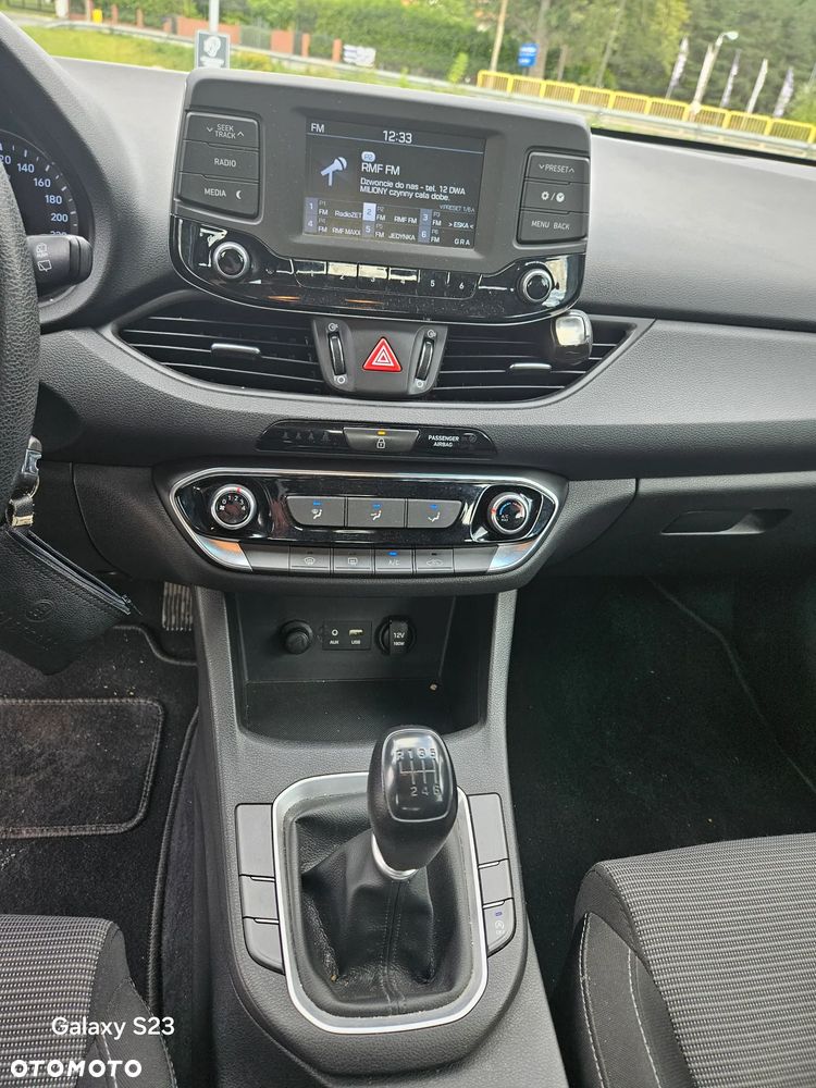 Hyundai i30 1.6 D Comfort - 8