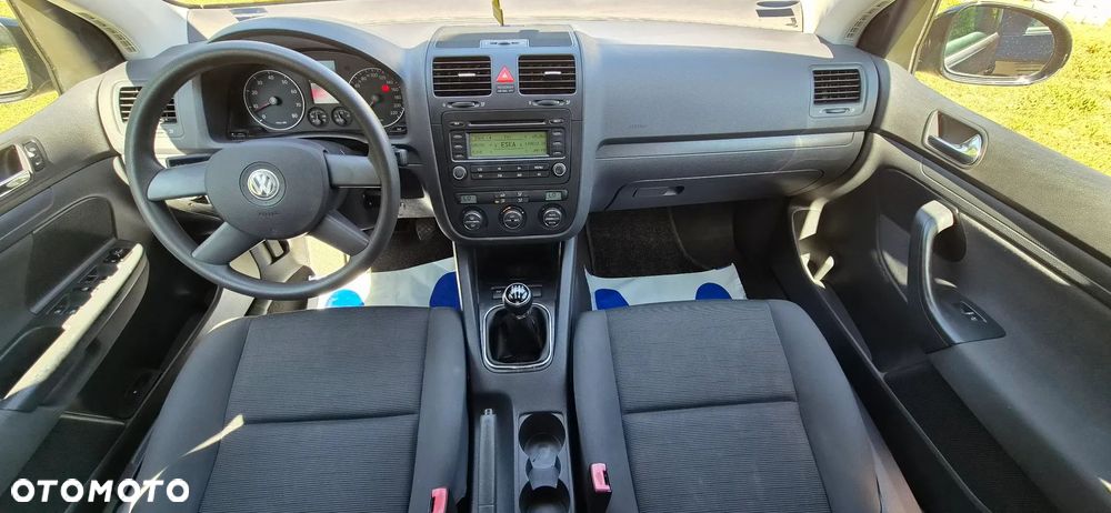 Volkswagen Golf - 5