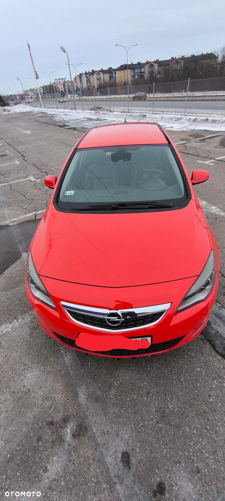 Opel Astra 1.6 Turbo Cosmo - 1