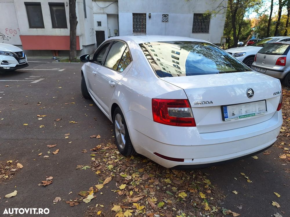 Skoda Octavia Combi Diesel 1.6 TDI Style - 3