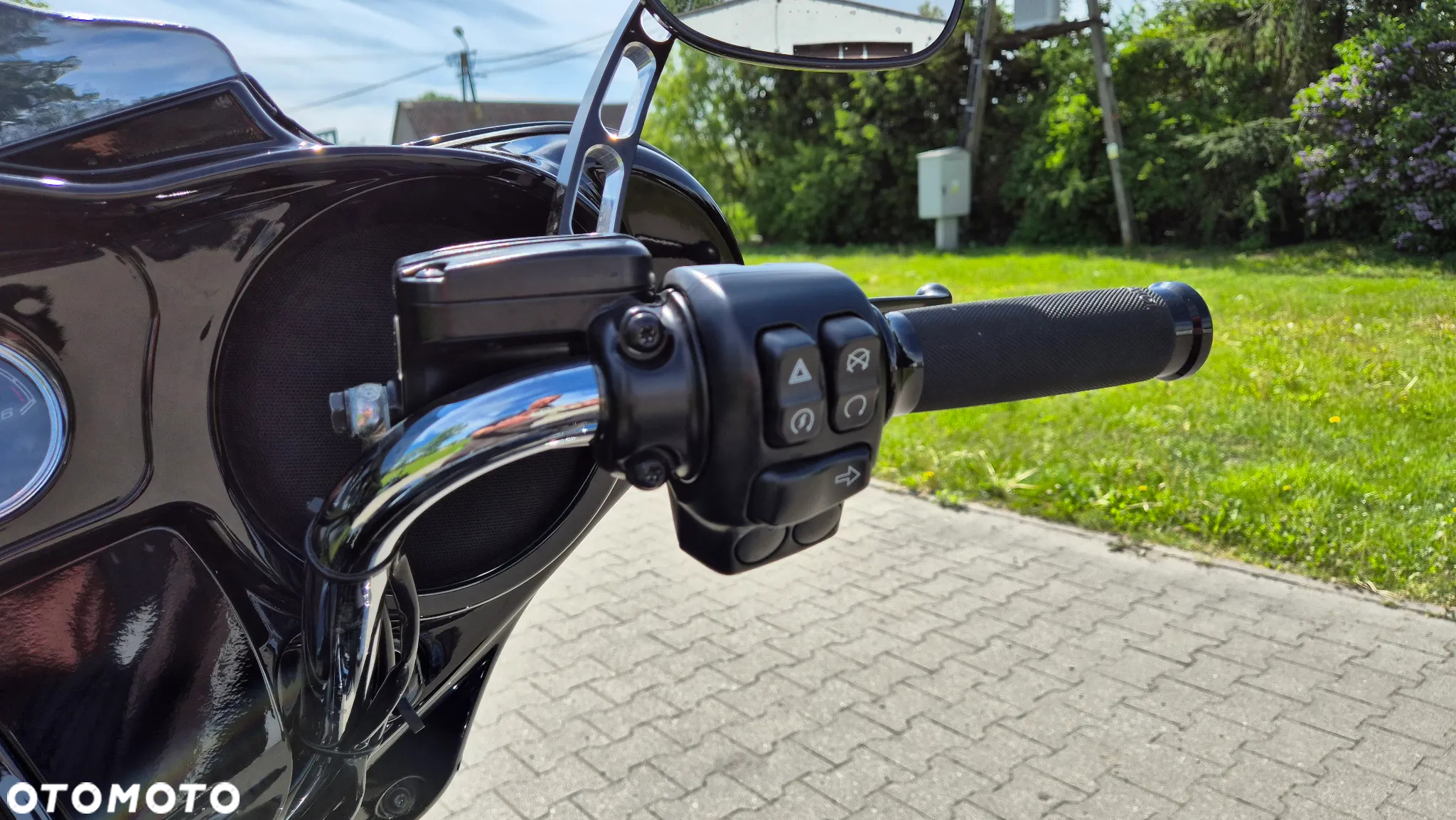 Harley-Davidson FLH Electra Glide - 17