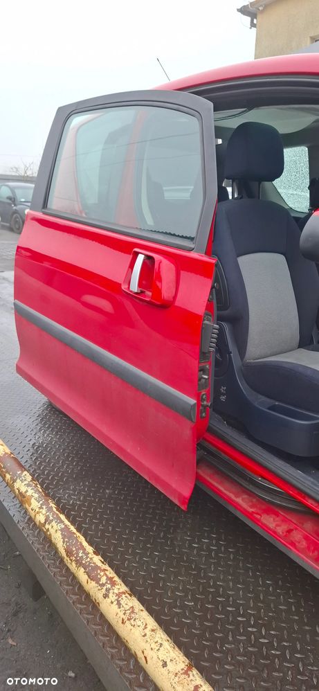 Peugeot 1007 1,4 b 2005 na części - 18