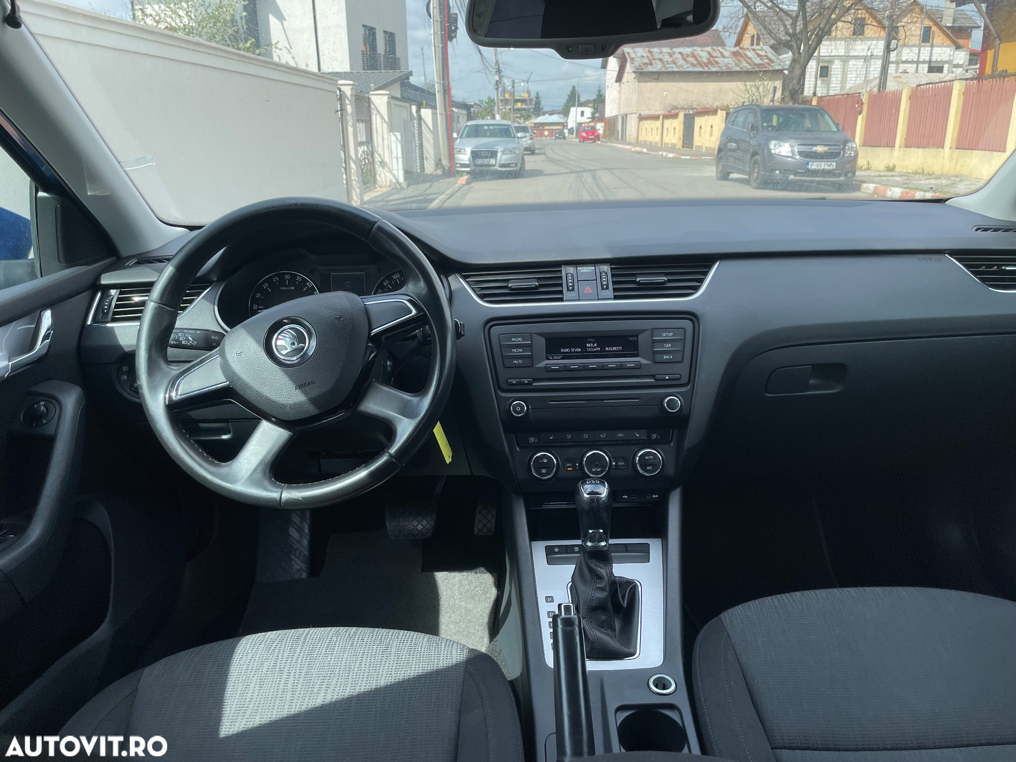 Skoda Octavia 1.6 TDI Ambiente DSG - 9