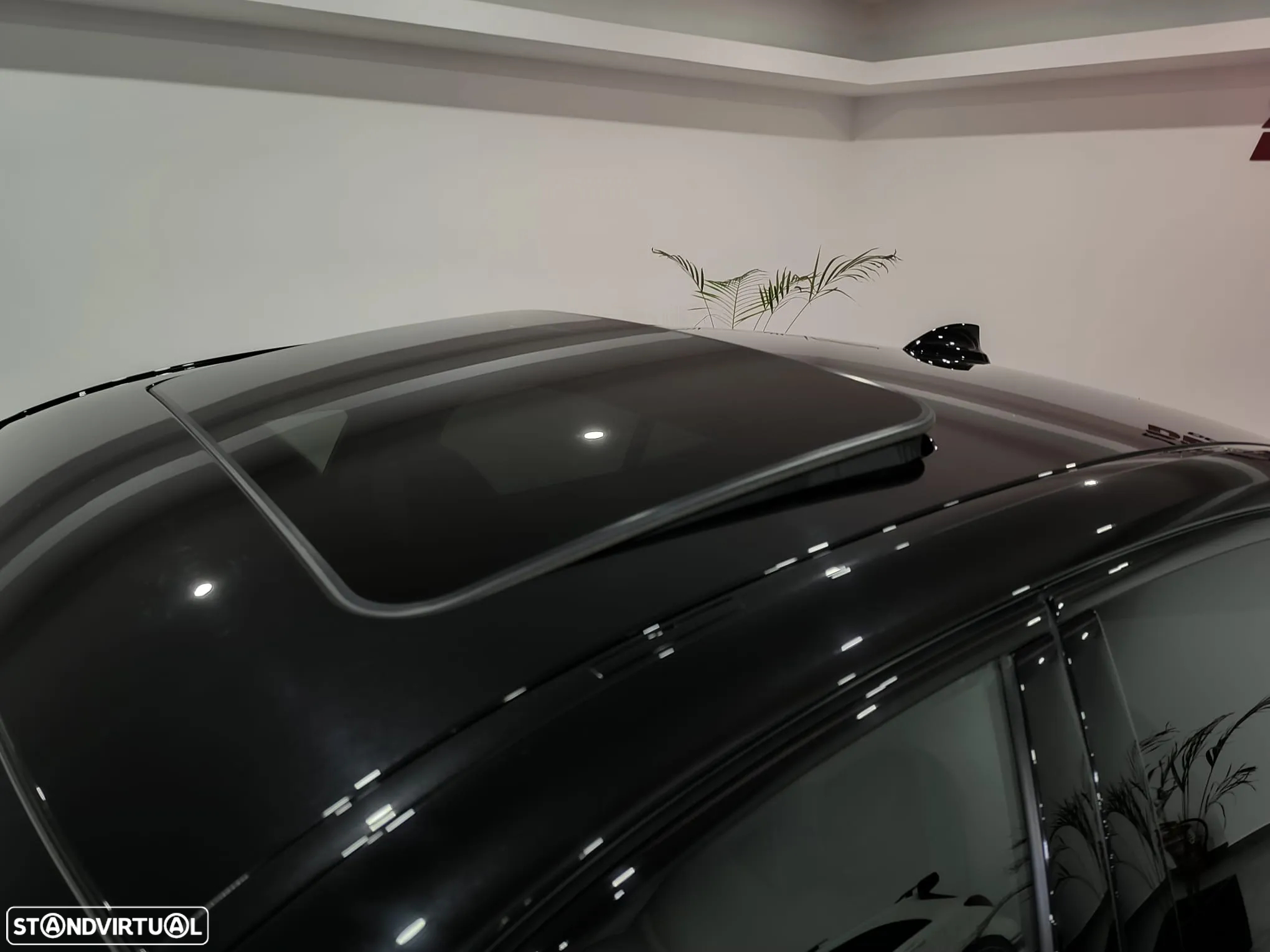 BMW 330 e Pack Desportivo M Auto - 24