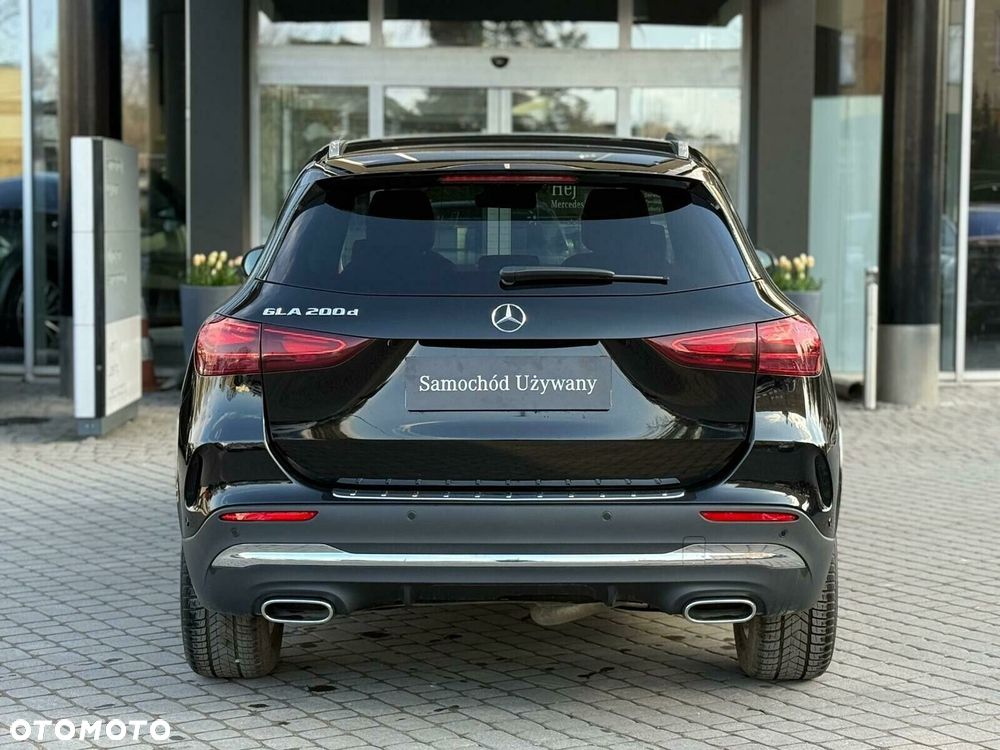 Mercedes-Benz GLA - 8