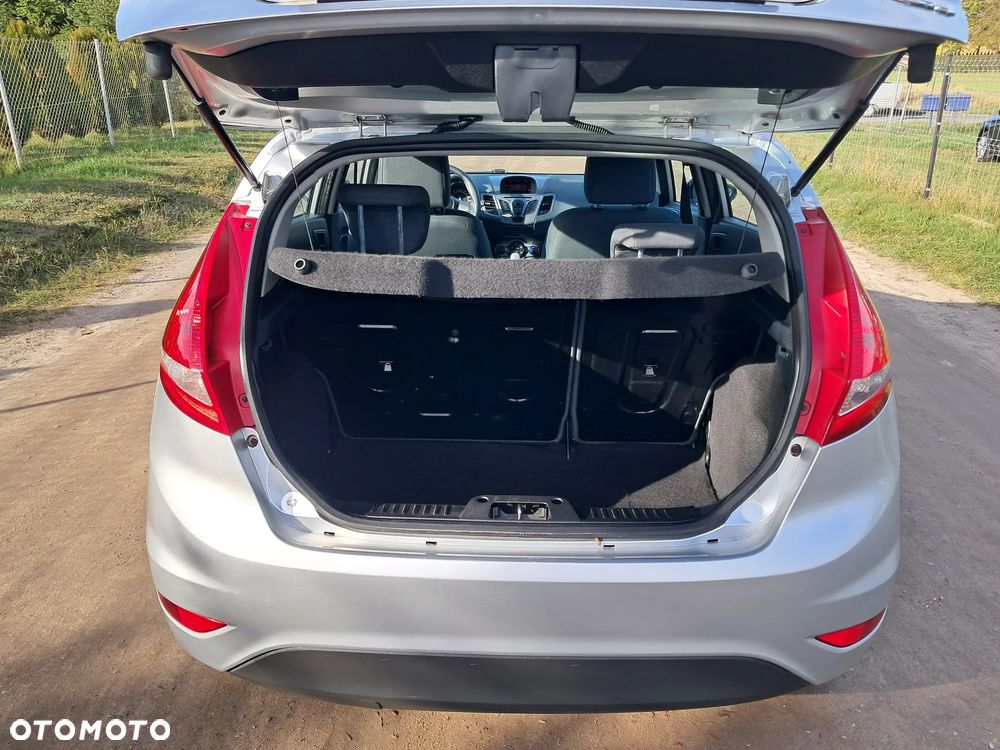 Ford Fiesta 1.25 Champions Edition - 21