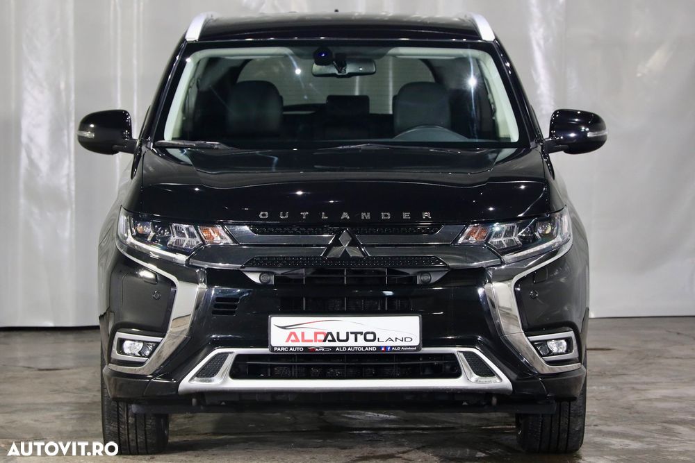 Mitsubishi Outlander PHEV 2.4 L 4X4 Instyle - 37