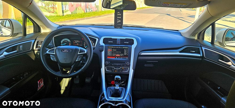 Ford Mondeo 1.5 EcoBoost Ambiente Plus - 11