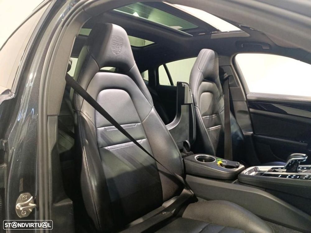 Porsche Panamera 4 E-Hybrid - 6