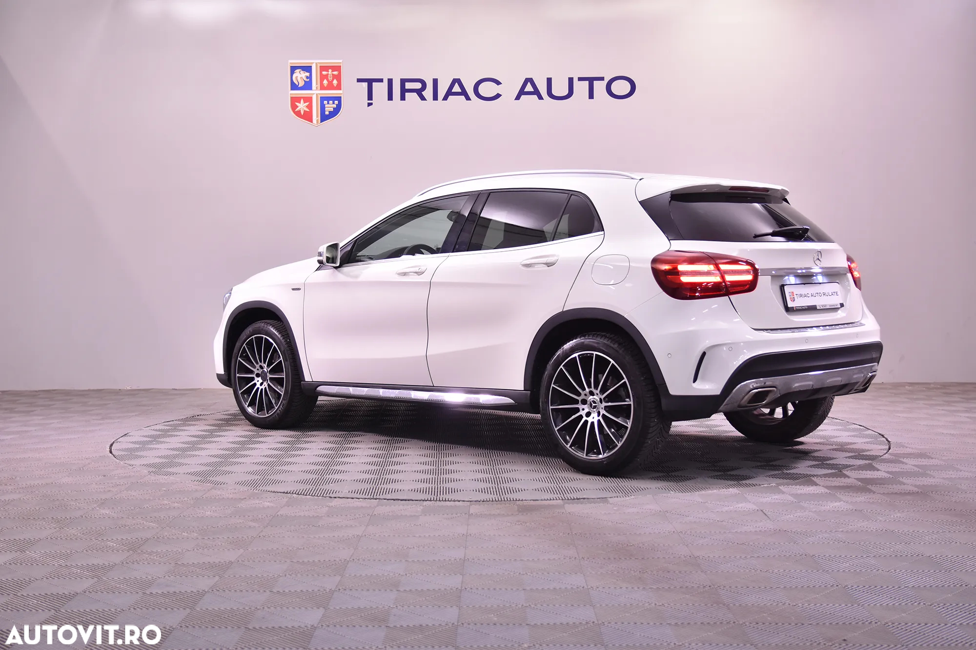 Mercedes-Benz GLA - 3