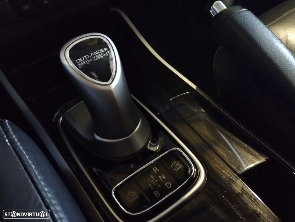 Mitsubishi Outlander - 19