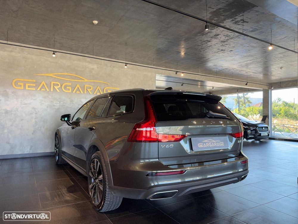 Volvo V60 Cross Country 2.0 B4 Geartronic - 11
