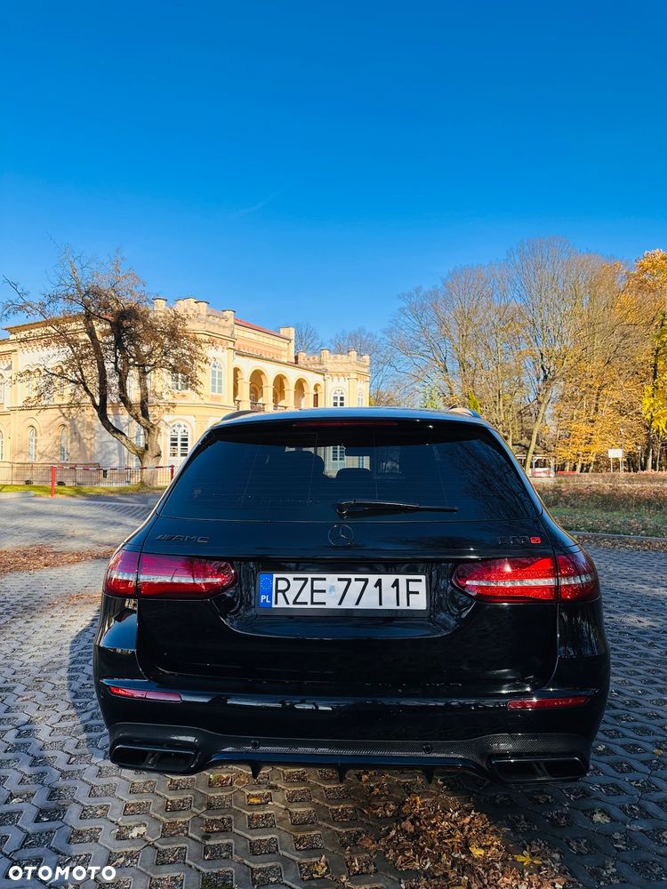 Mercedes-Benz Klasa E AMG 63 S 4Matic+ T 9G-TRONIC - 3