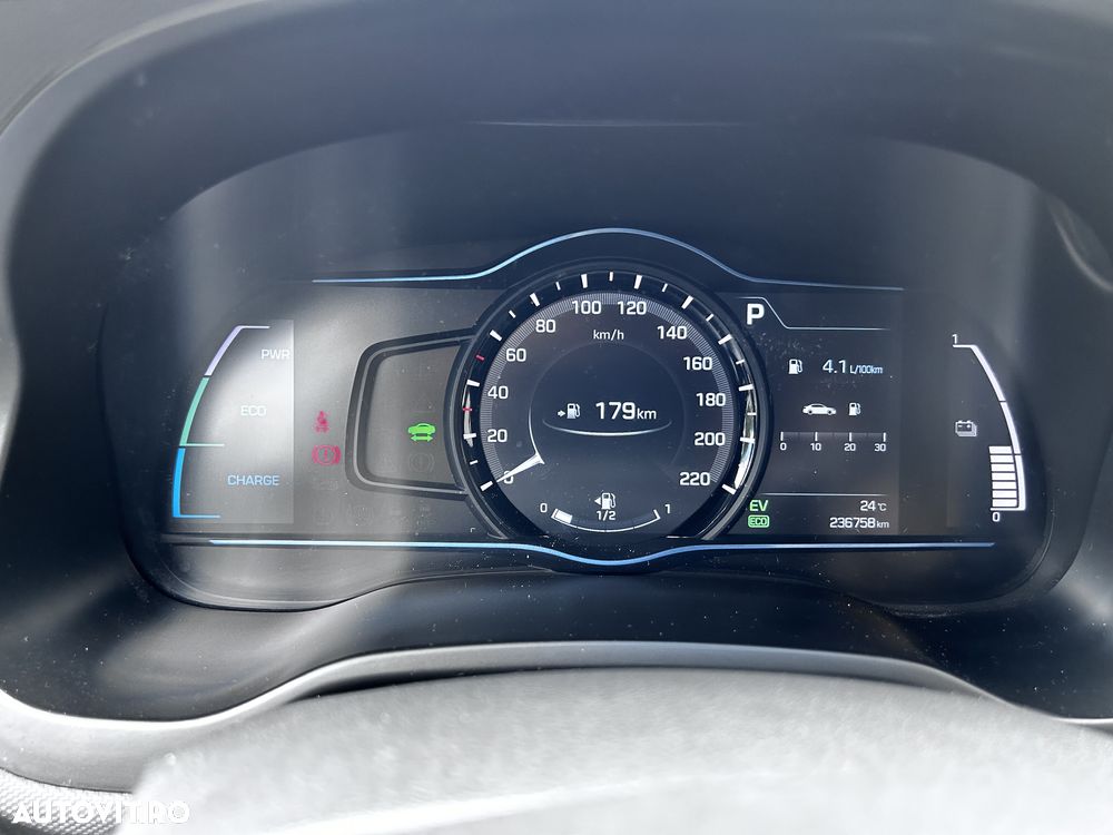 Hyundai IONIQ - 16