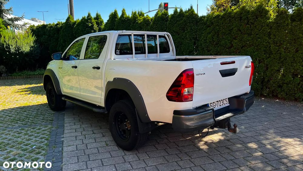 Toyota Hilux 2.4 D-4D Double Cab DLX 4x4 - 3