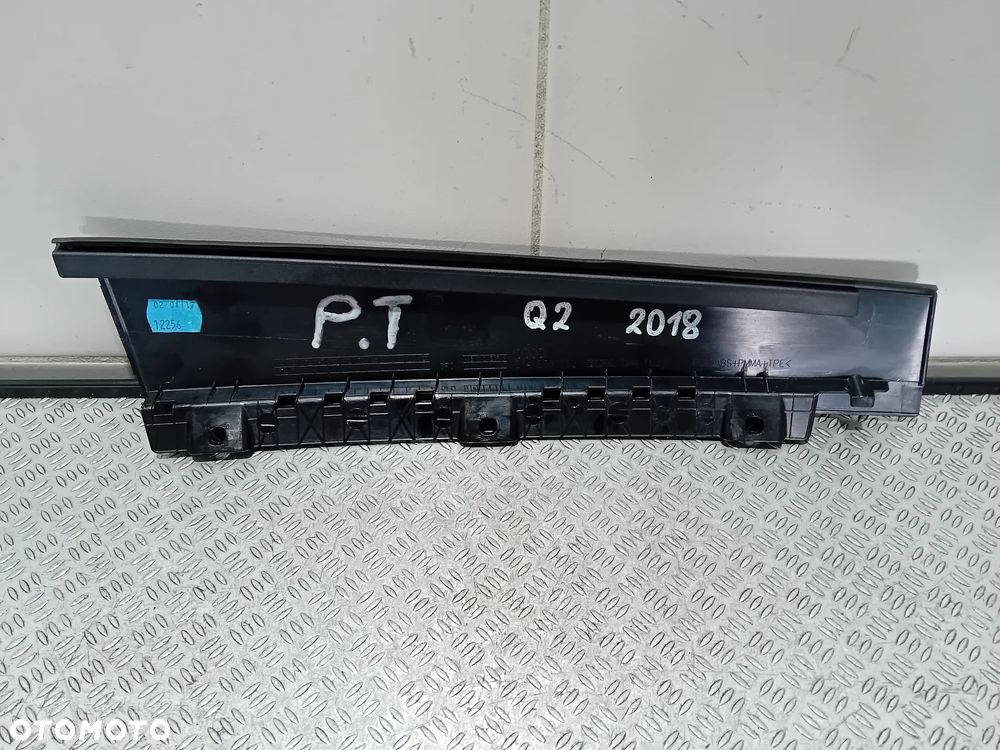 listwa drzwi dekor prawy tył Audi Q2 2018 81A839902 - 2