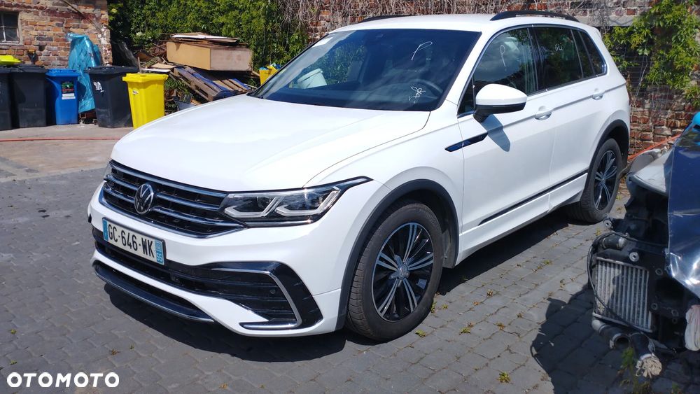 Volkswagen Tiguan 2.0 TDI SCR 4MotION DSG R-Line - 33