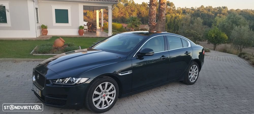 Jaguar XE 2.0 D Portfolio AWD Aut. - 1