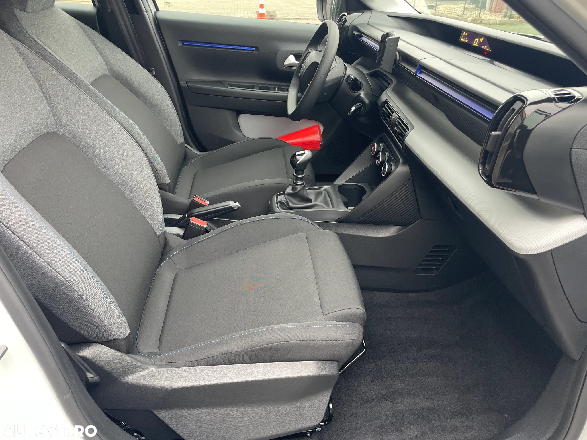 Citroën C3 1.2 PureTech 100 S&S BVM6 YOU! - 9