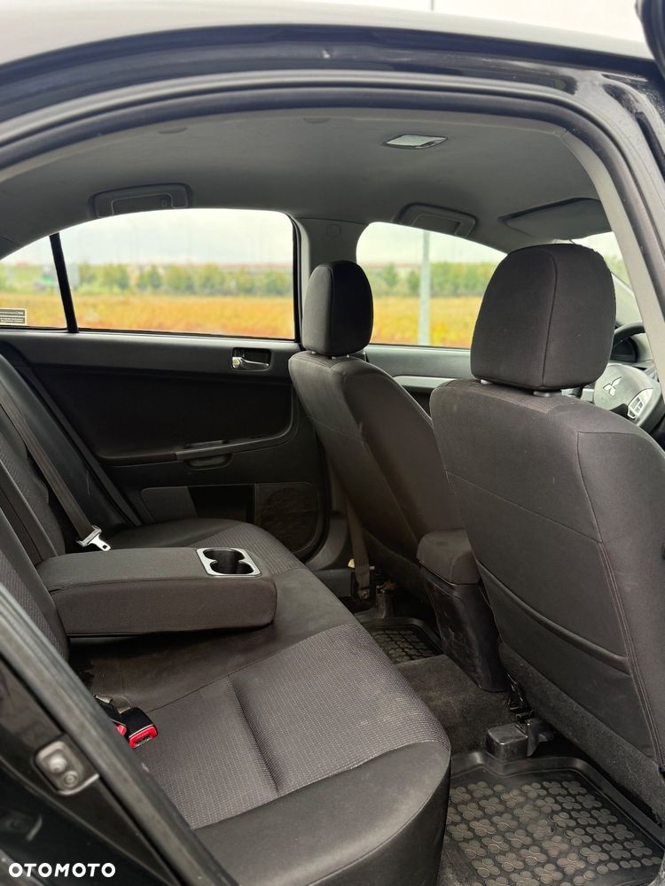 Mitsubishi Lancer - 8